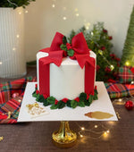 Kırmızı Kurdeleli Yeni Yıl Hediye Kutusu Tasarım Pasta – Noel Konseptli Butik Pasta