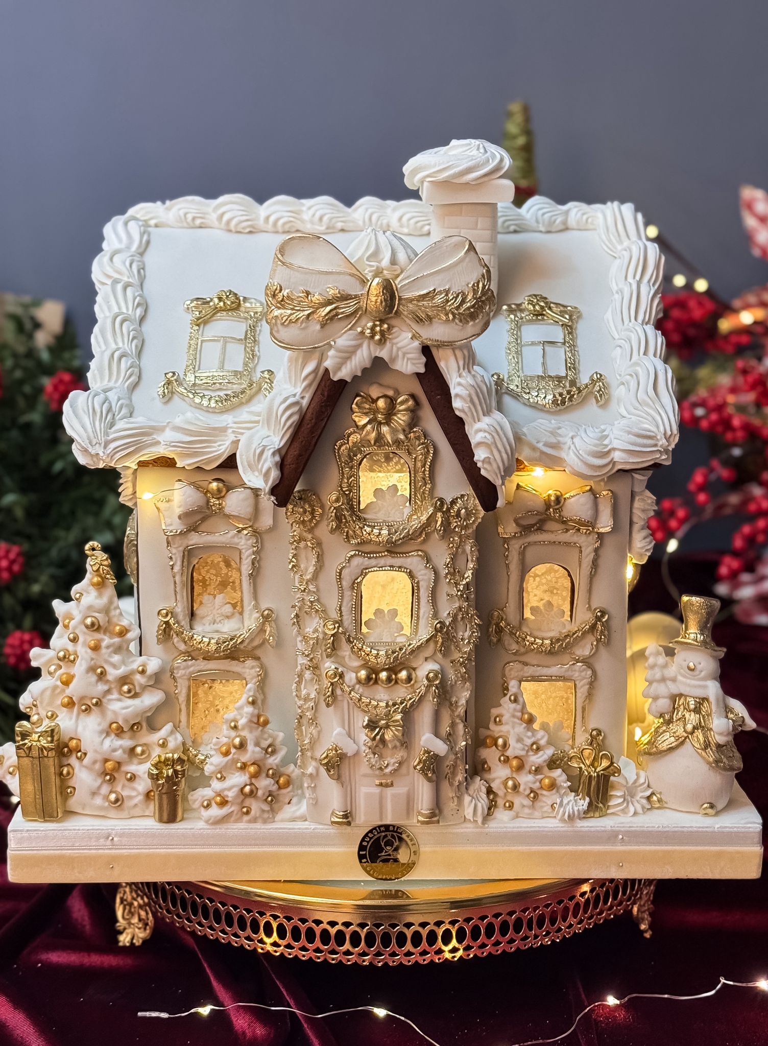 Kurabiye Ev Büyük Boy Altın Varak Süslemeli Işıklı