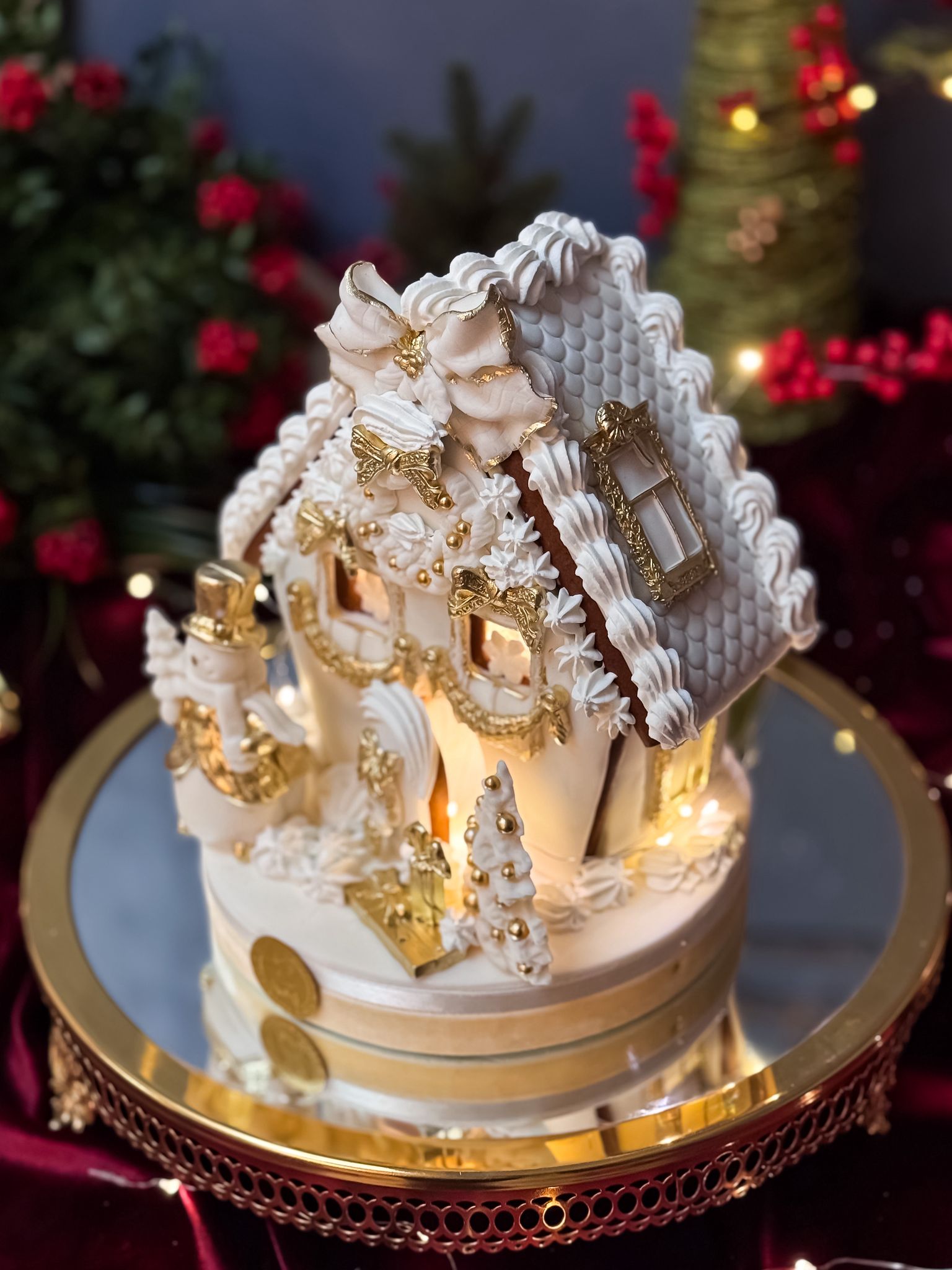 Altın Detaylı Kurabiye Ev Orta Boy