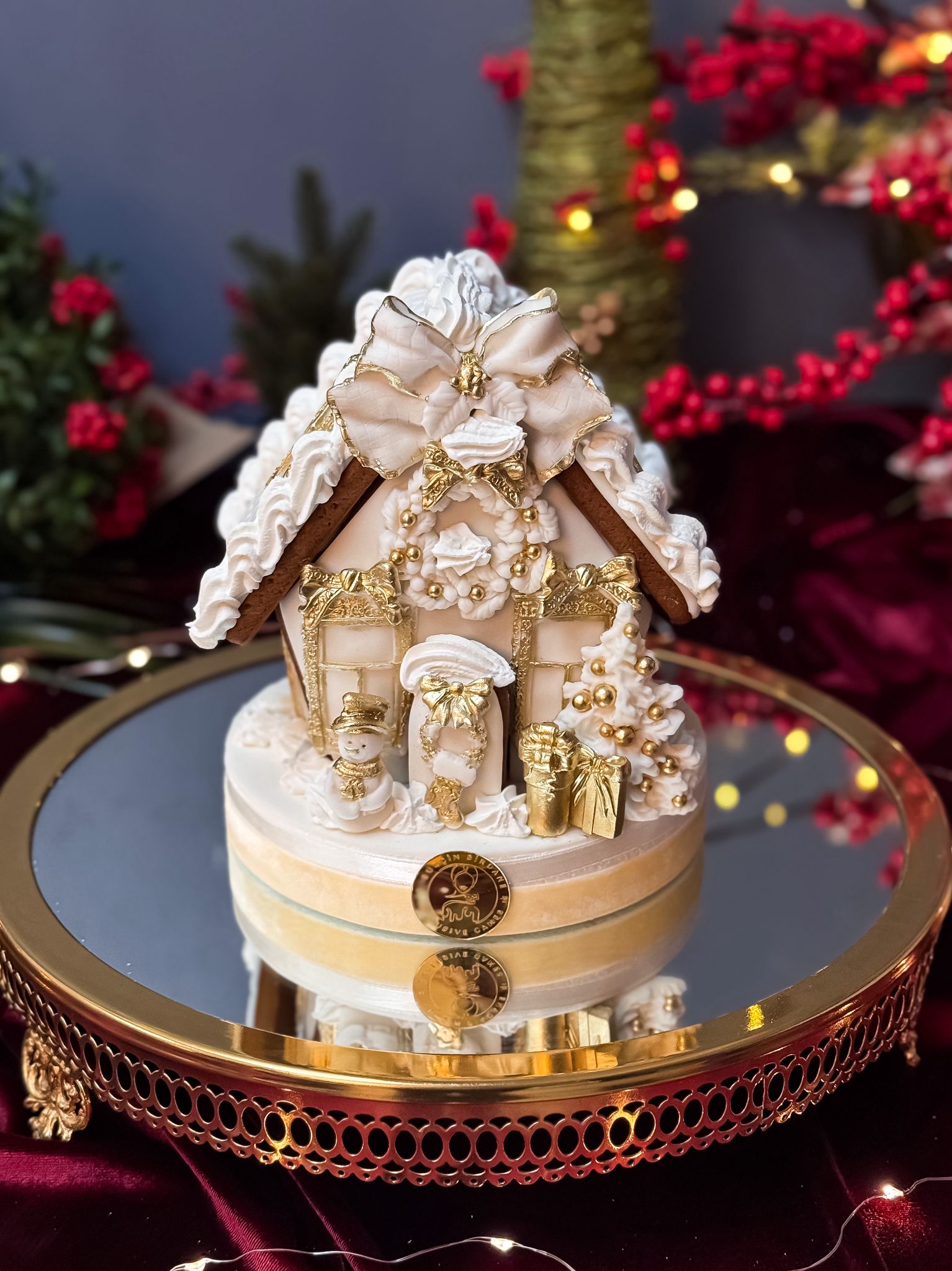 Altın Detaylı Kurabiye Ev Küçük Boy