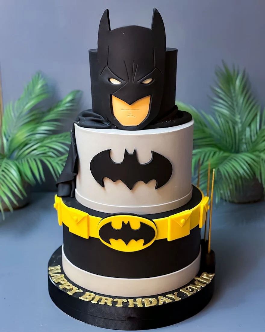 Batman Maskeli Siyah Gri İki Katlı Pasta