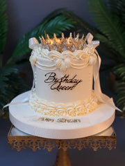 Beyaz Fiyonklu Taçlı Birthday Queen Pastası
