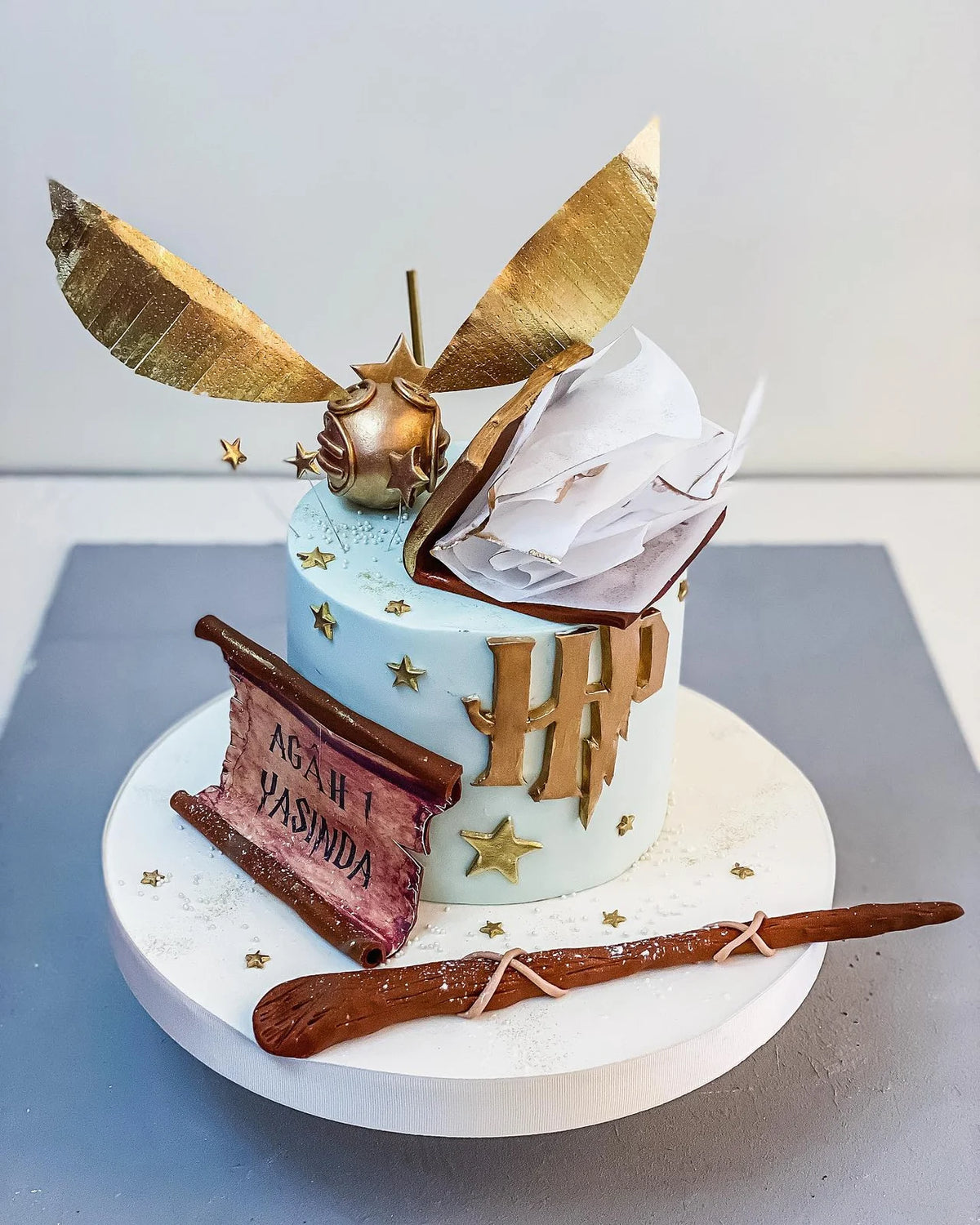 Beyaz Harry Potter ve Uçan Baykuş Pastası