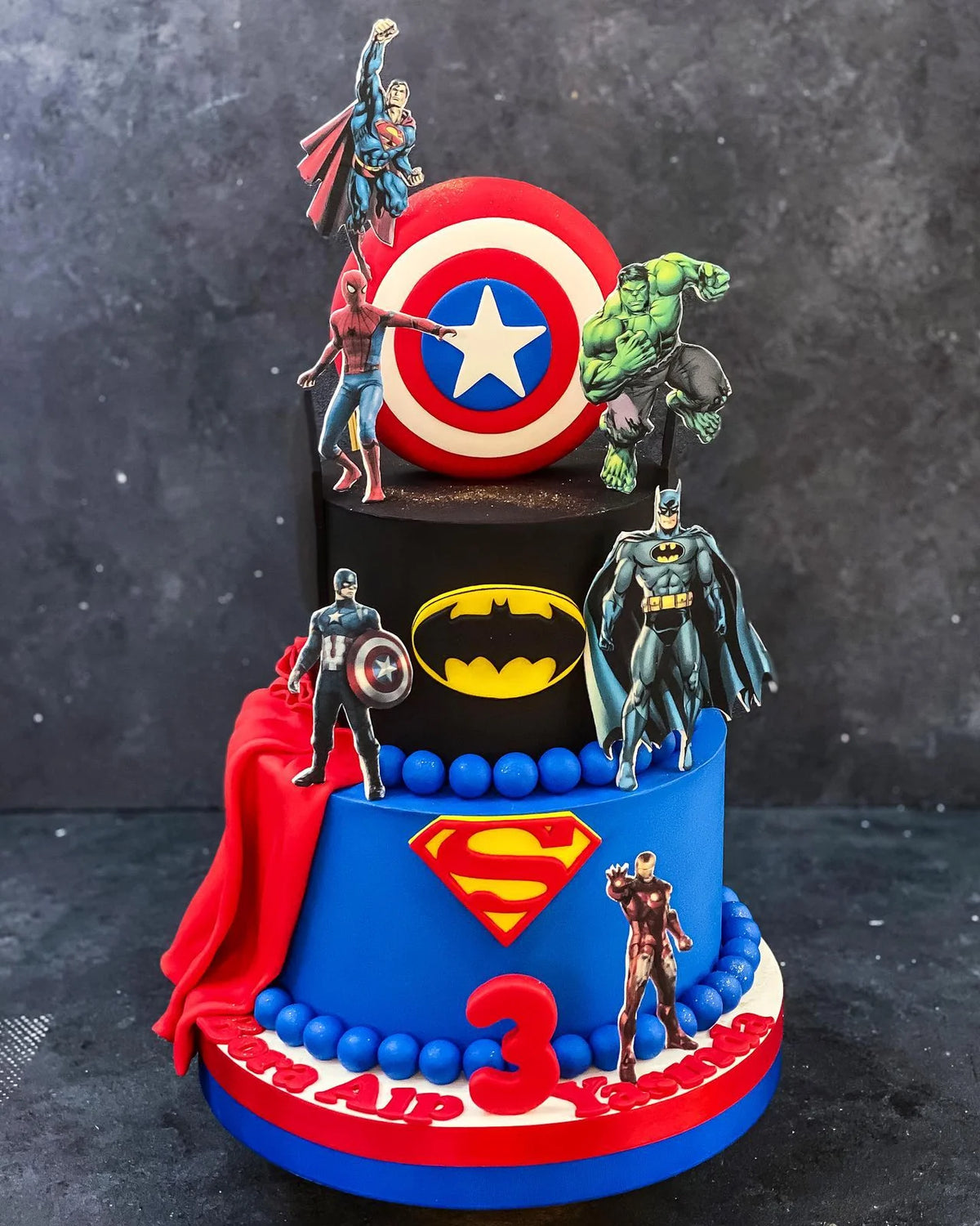 Captain America Batman Superman Üç Katlı Pasta
