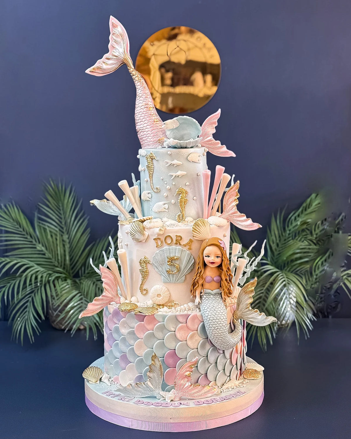 Deniz Kızı ve Pastel Kuyruklu Üç Katlı Pasta