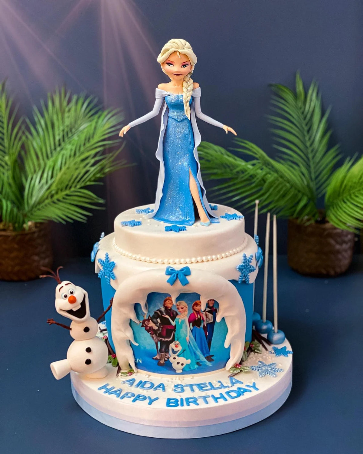 Elsa ve Olaf Figürlü Frozen Pastası