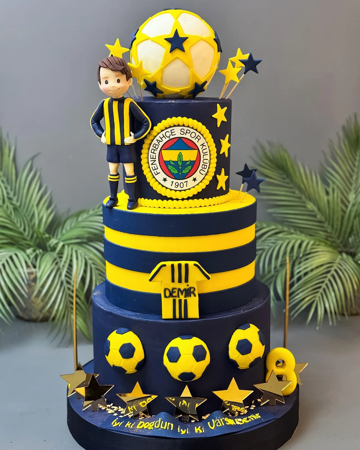 Fenerbahçe Formalı İki Katlı 8 Yaş Pastası