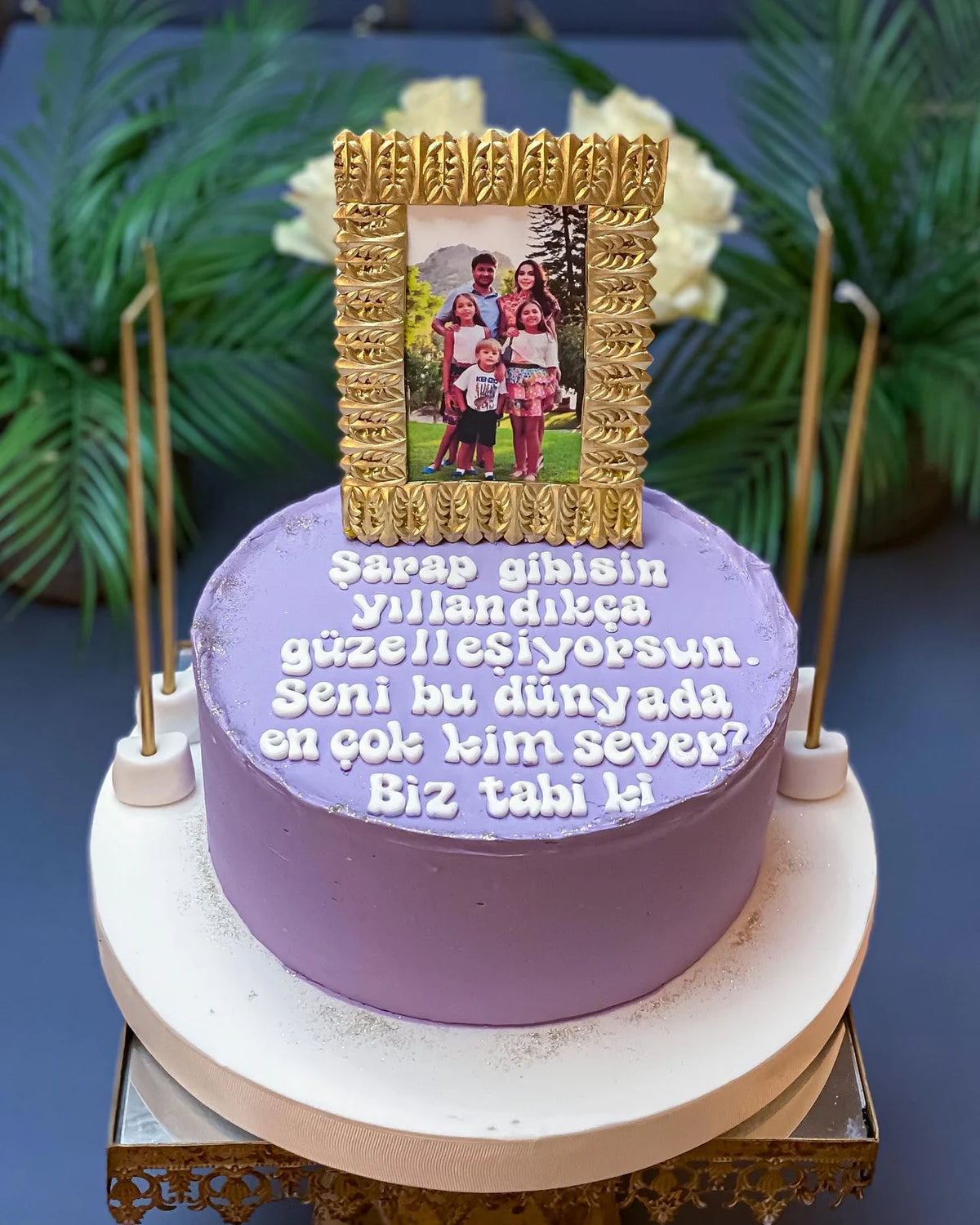 Fotoğraf Çerçeveli Lila Mesajlı Pasta
