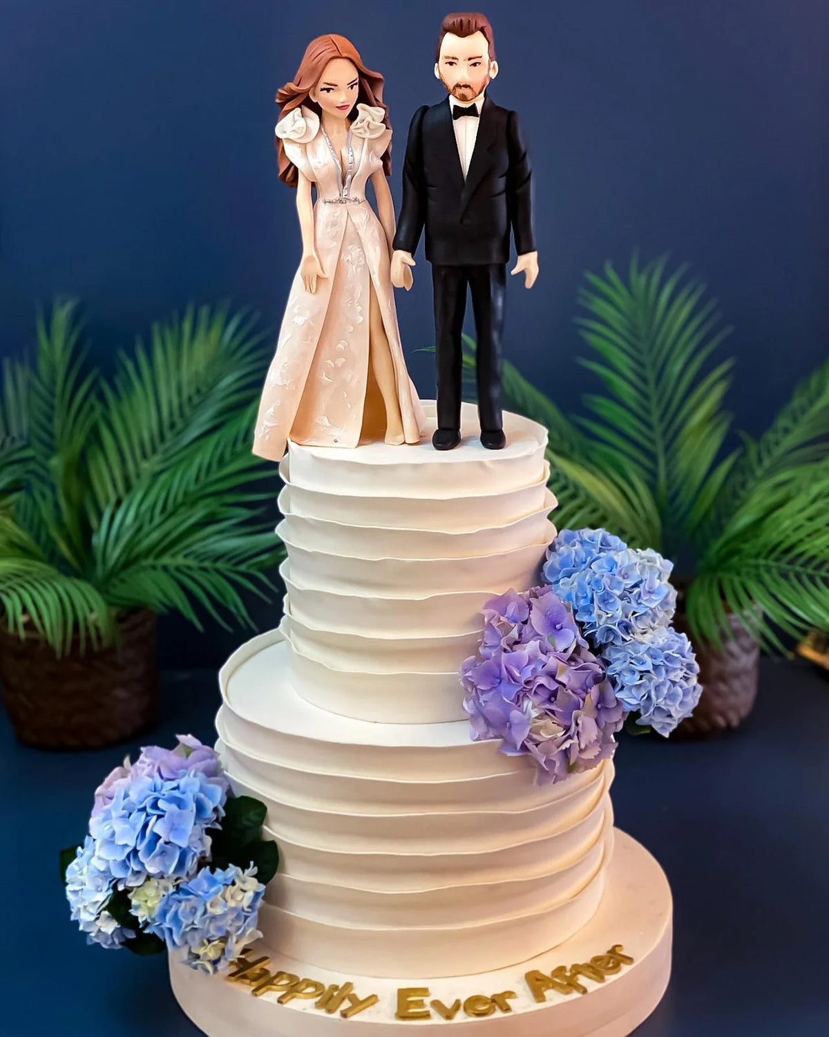 Gelin Damat Figürlü Mavi Çiçekli Nişan Pastası