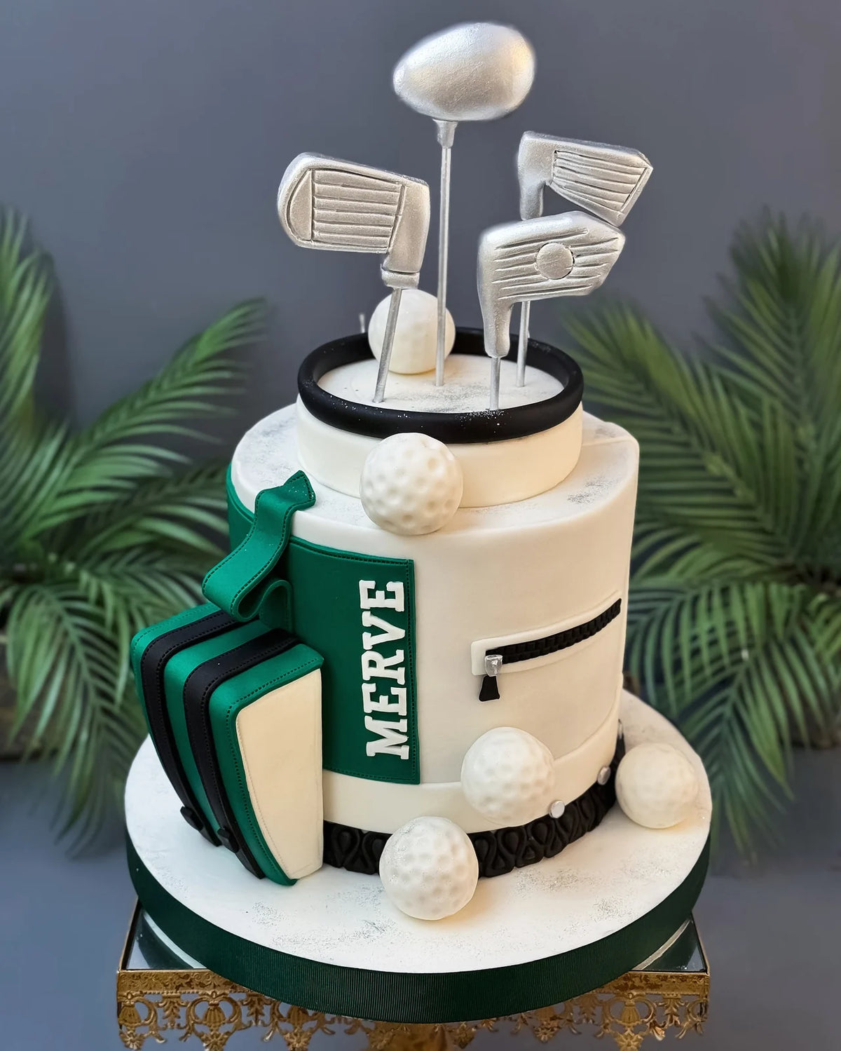 Golf Çantası ve Sopaları Temalı Pasta