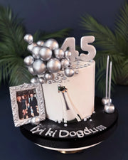 Gümüş Balon ve Fotoğraflı 15 Yaş Pastası
