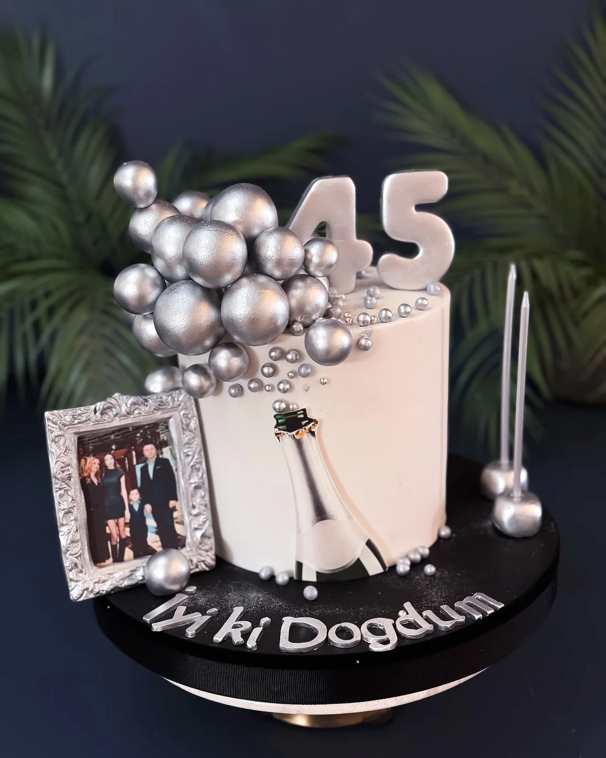 Gümüş Balon ve Fotoğraflı 15 Yaş Pastası