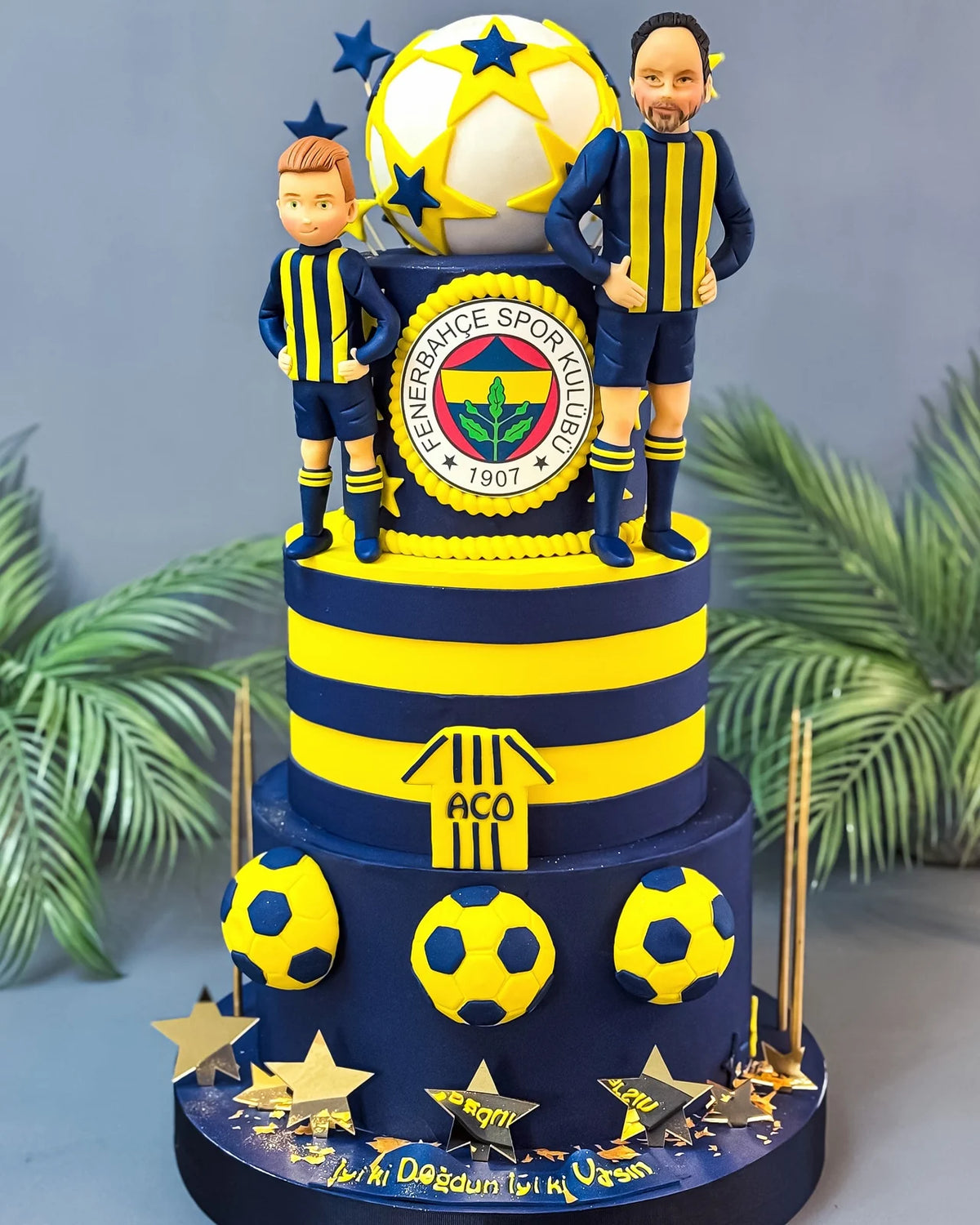 İki Futbolcu Figürlü Fenerbahçe Pastası