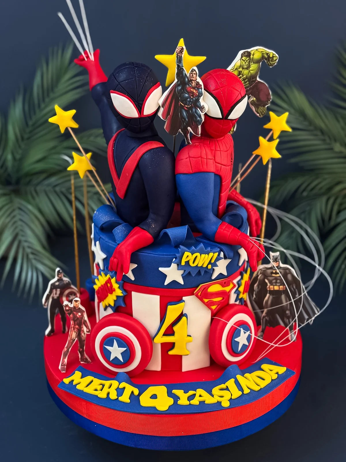İki Spider-Man Figürlü Kırmızı 4 Yaş Pastası