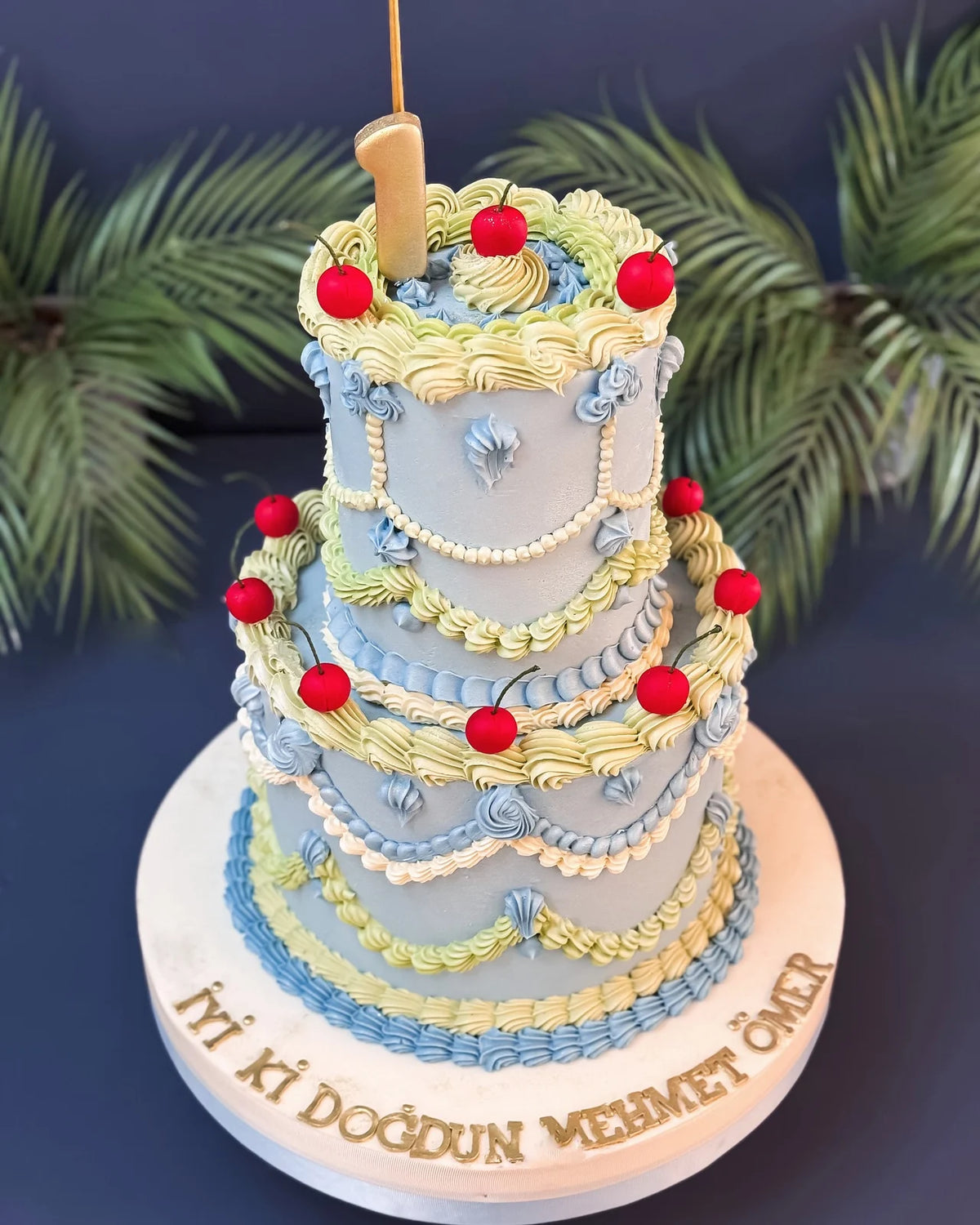 Kiraz Detaylı Üç Katlı Mavi Vintage Pasta