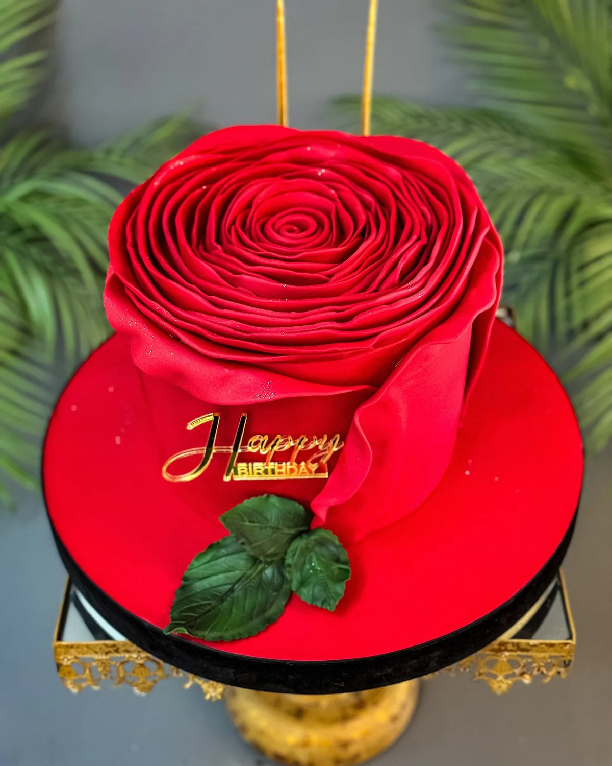 Kırmızı Gül Şeklinde Romantik Pasta