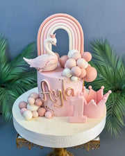 Kuğu ve Gökkuşağı Figürlü Pembe 1 Yaş Pastası