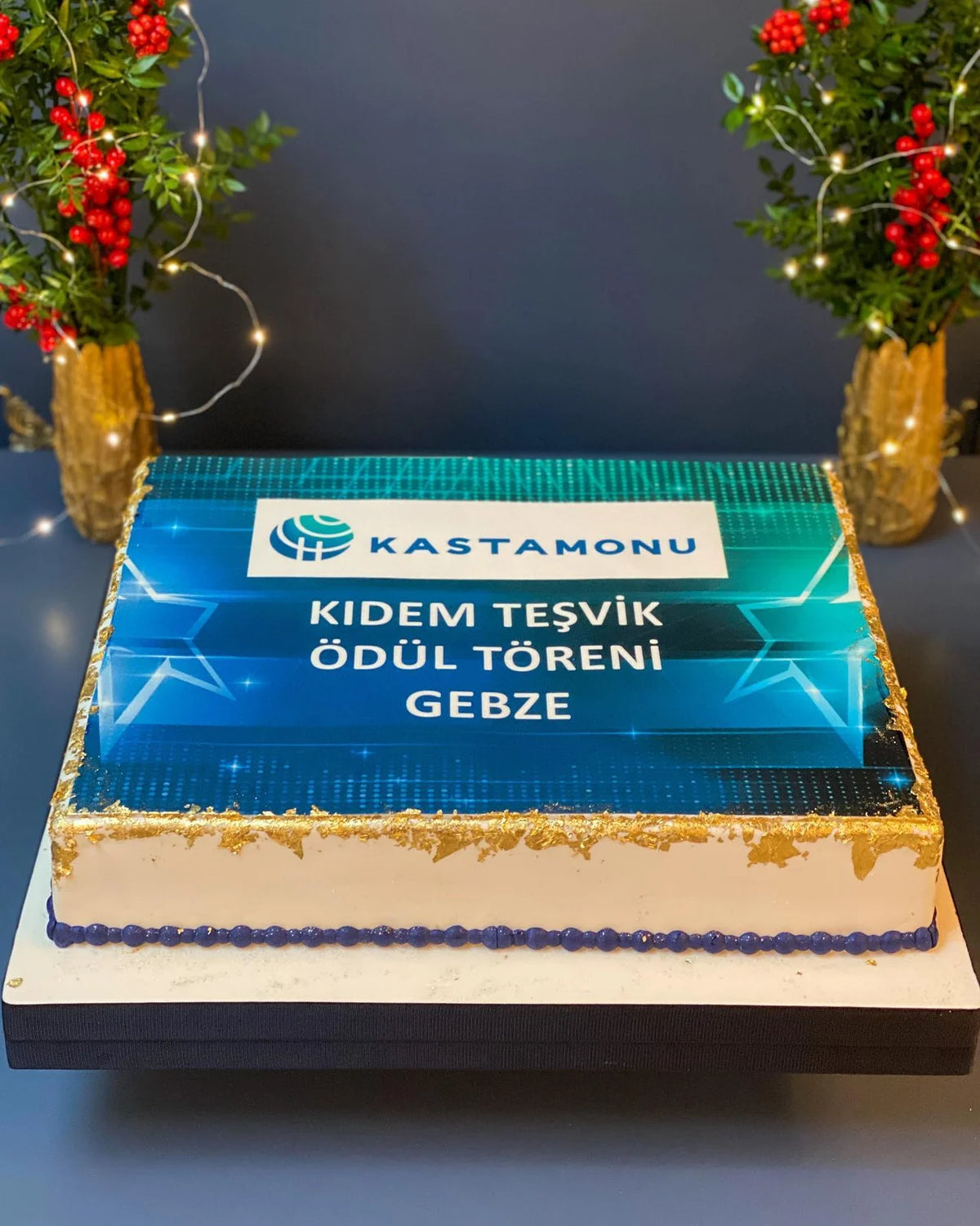 Mavi Logolu Kıdem Ödül Töreni Pastası