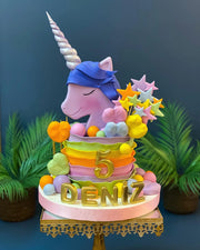 Mavi Yeleli Unicorn ve Renkli Katmanlı Pasta