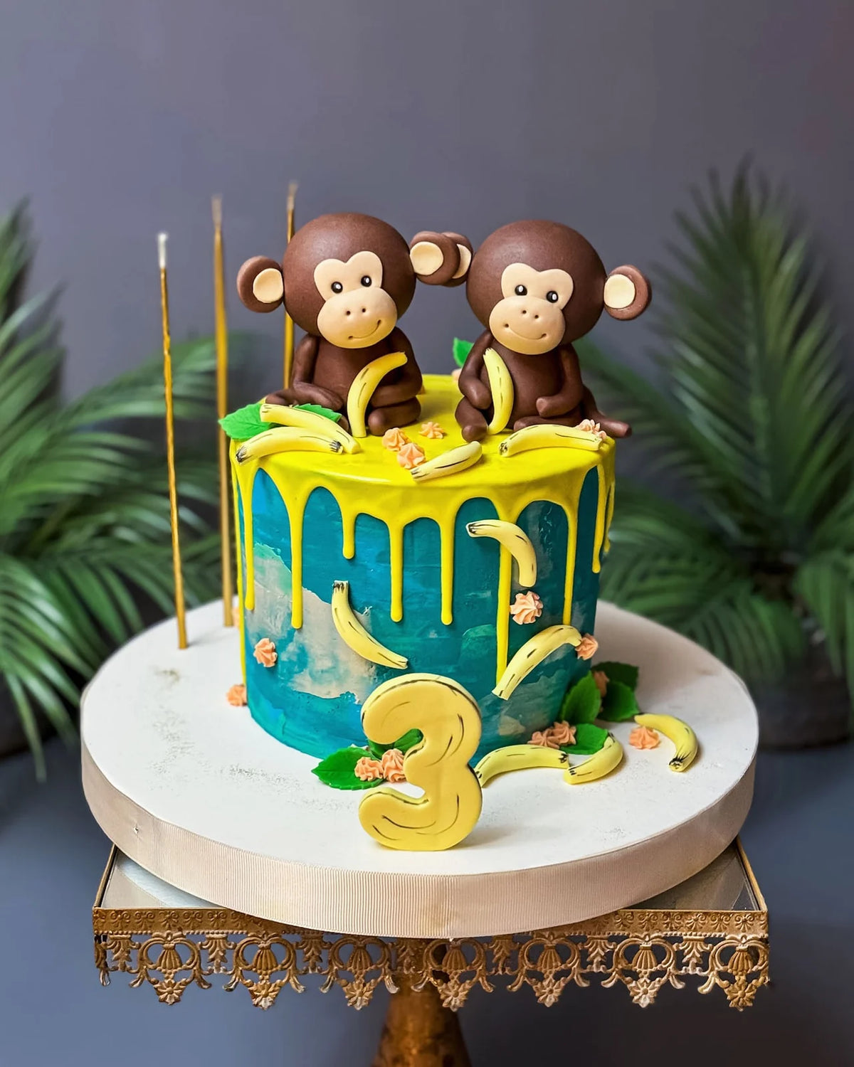 Maymun ve Muz Figürlü Yeşil Akıtmalı Pasta