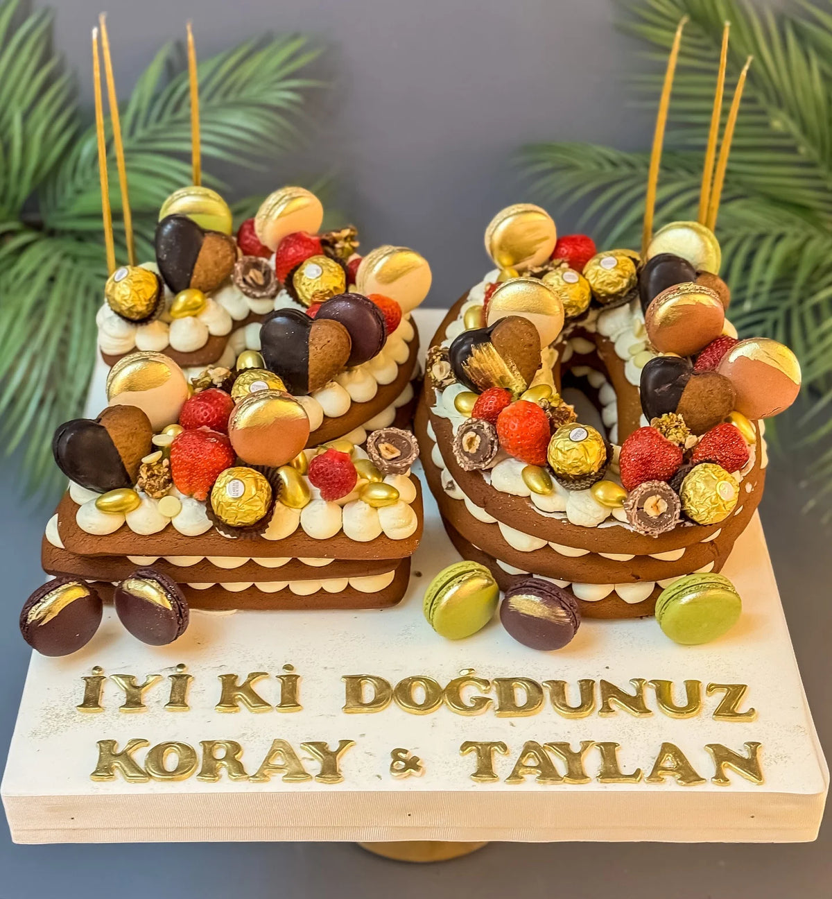 Meyve ve Makaronlu 20 Rakam Pastası