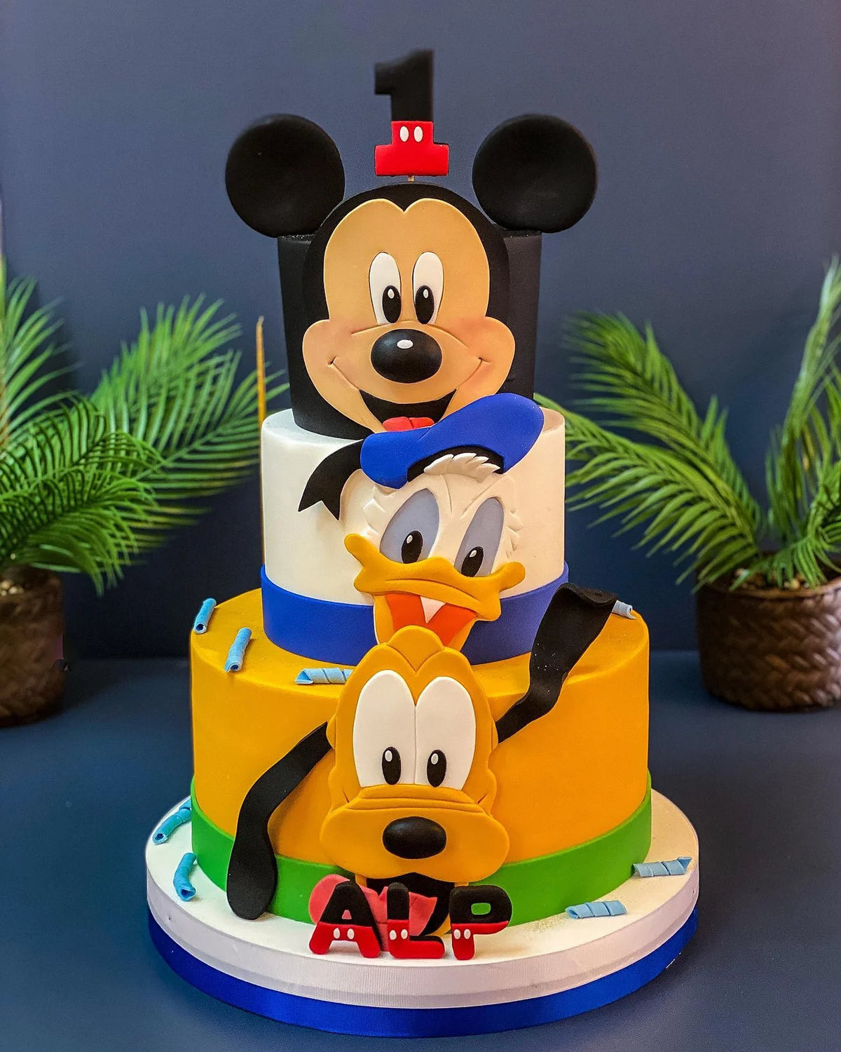 Mickey Donald ve Goofy Üç Katlı Pasta