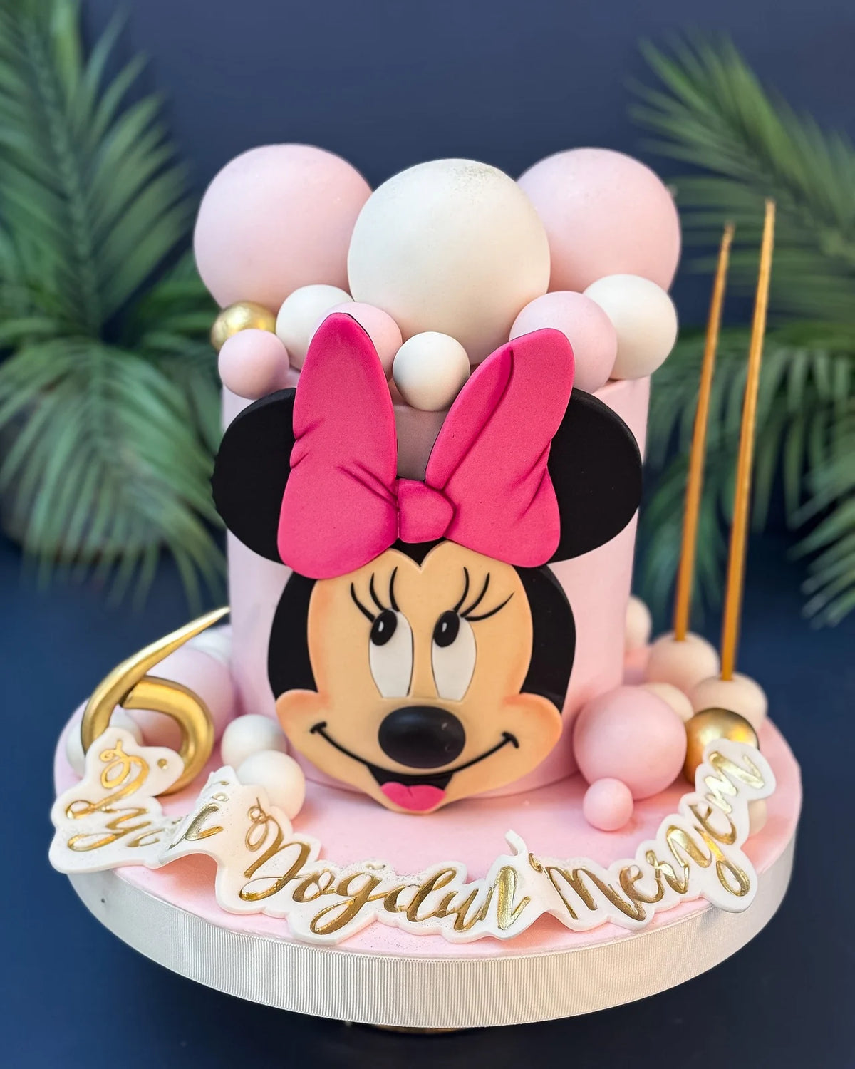 Minnie Mouse Figürlü Balonlu Pasta
