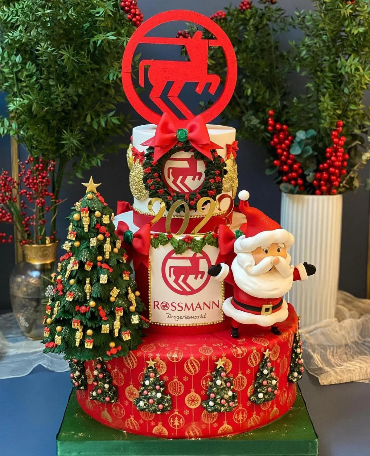 Noel Baba ve Yılbaşı Ağacı Kurumsal Pastası