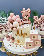 Pembe Balon ve Harf Bloklu Ayıcık Pastası