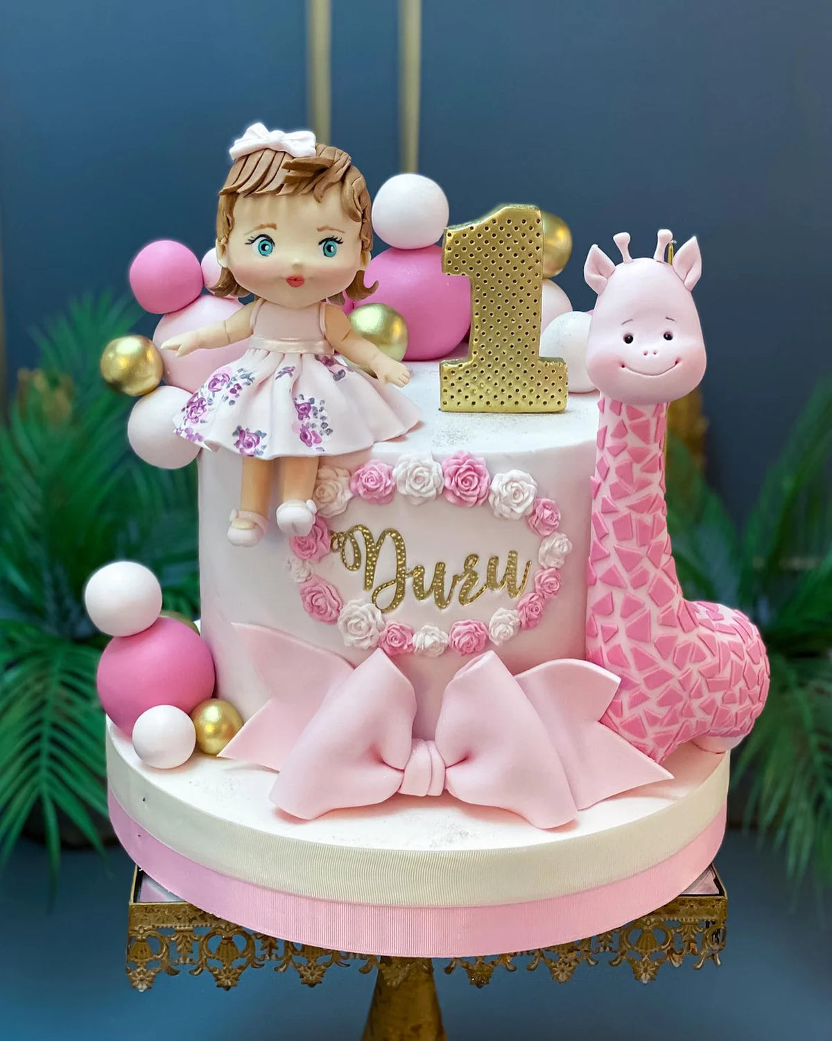 Pembe Ejderha ve Kız Figürlü Pasta