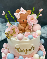 Pembe Fiyonklu Ayıcık ve Çiçekli 1 Yaş Pastası