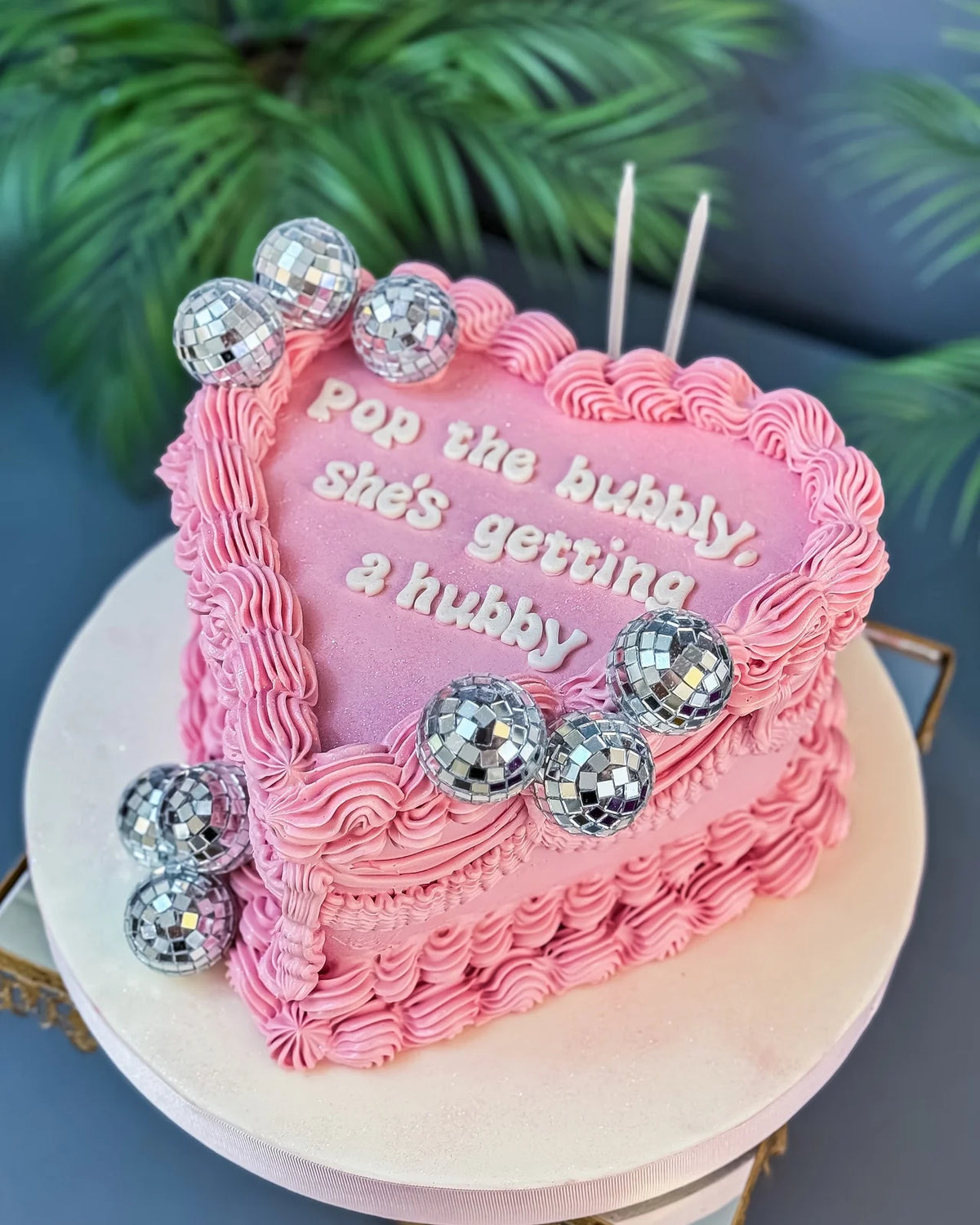 Pembe Kalp ve Disko Toplu Mesajlı Pasta