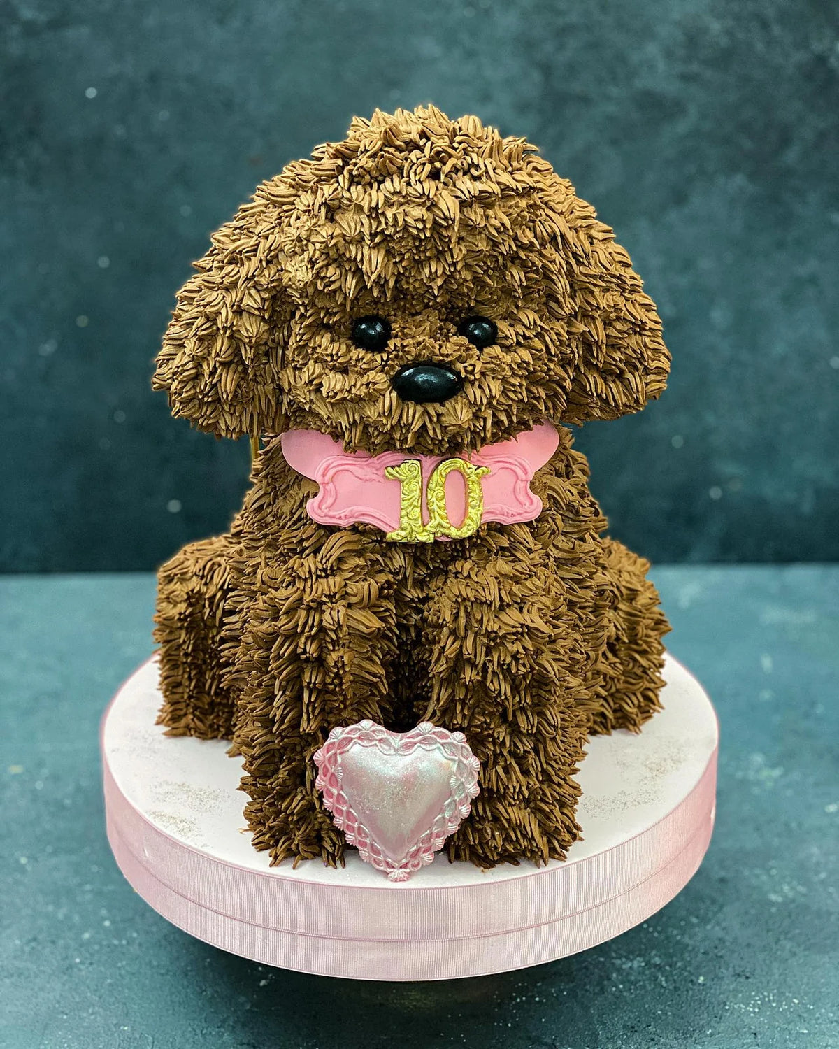 Pembe Kalpli Kahverengi Köpek Pastası