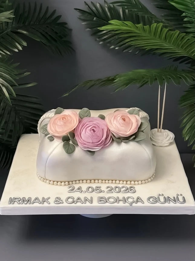 Pembe Lila Güllü Kare Nikâh Pastası