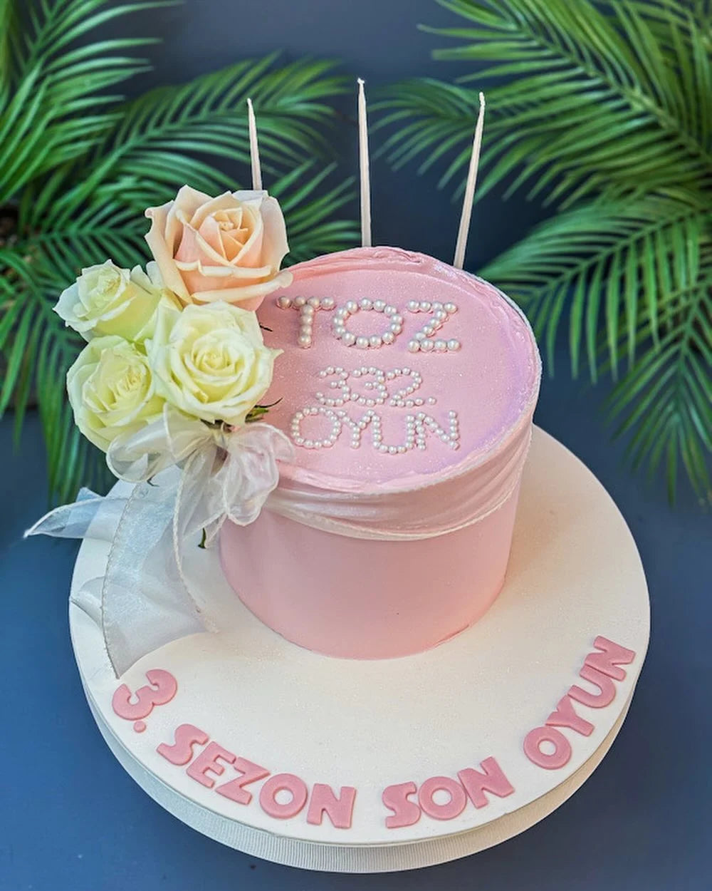Pembe Yuvarlak Tiyatro Sezon Finali Pastası