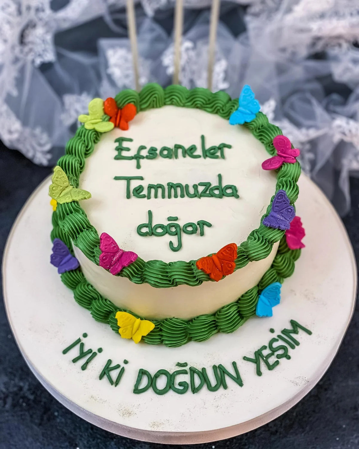 Renkli Fırfırlı Temmuz Doğum Günü Pastası