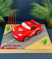 Şimşek McQueen Araba Şeklinde Pasta