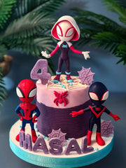 Spider-Gwen ve Örümcek Adamlar Pastası