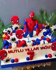 Spider-Man Figürlü Beyaz Dikdörtgen Pasta