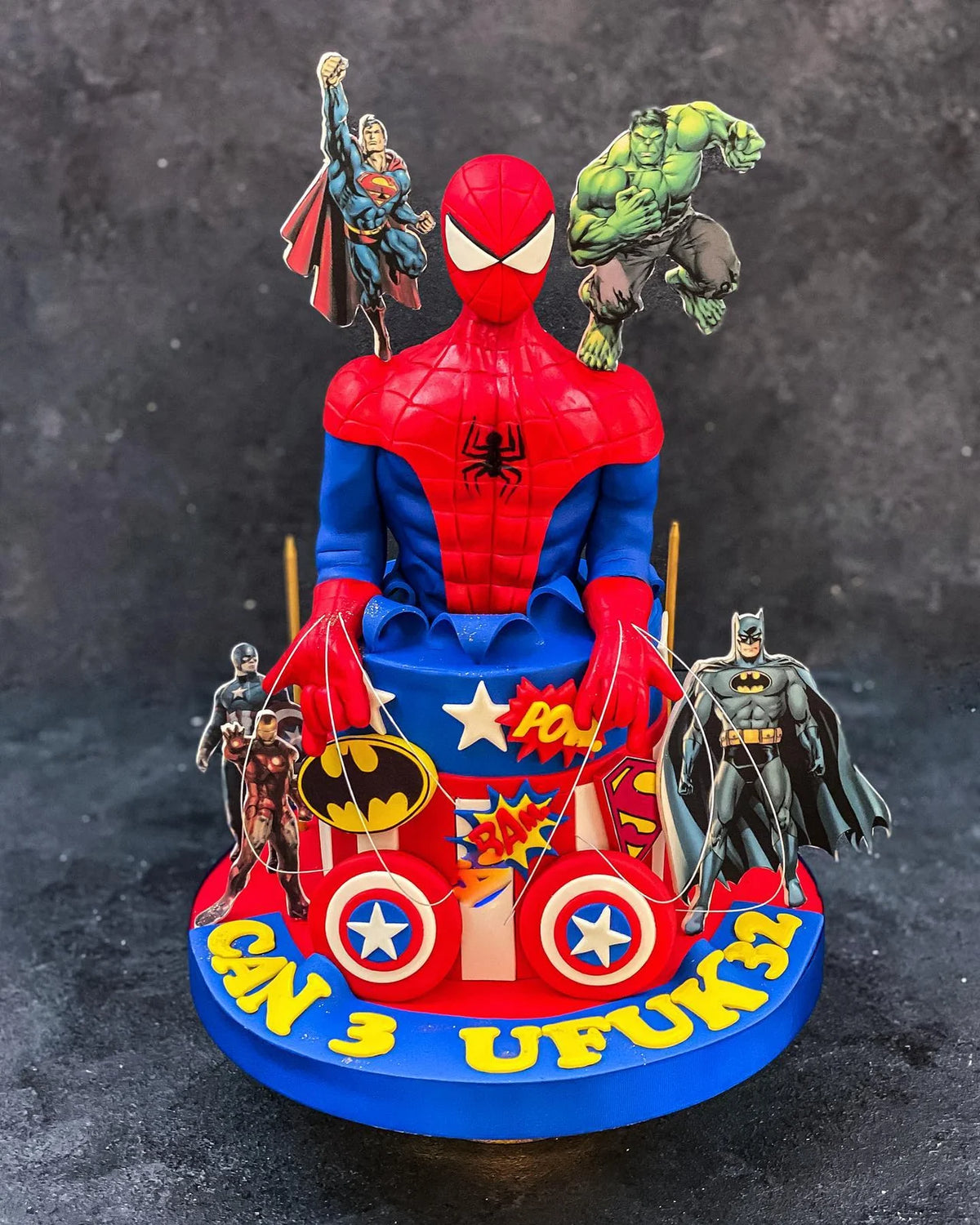 Spider-Man Figürlü Kırmızı 3 Yaş Pastası