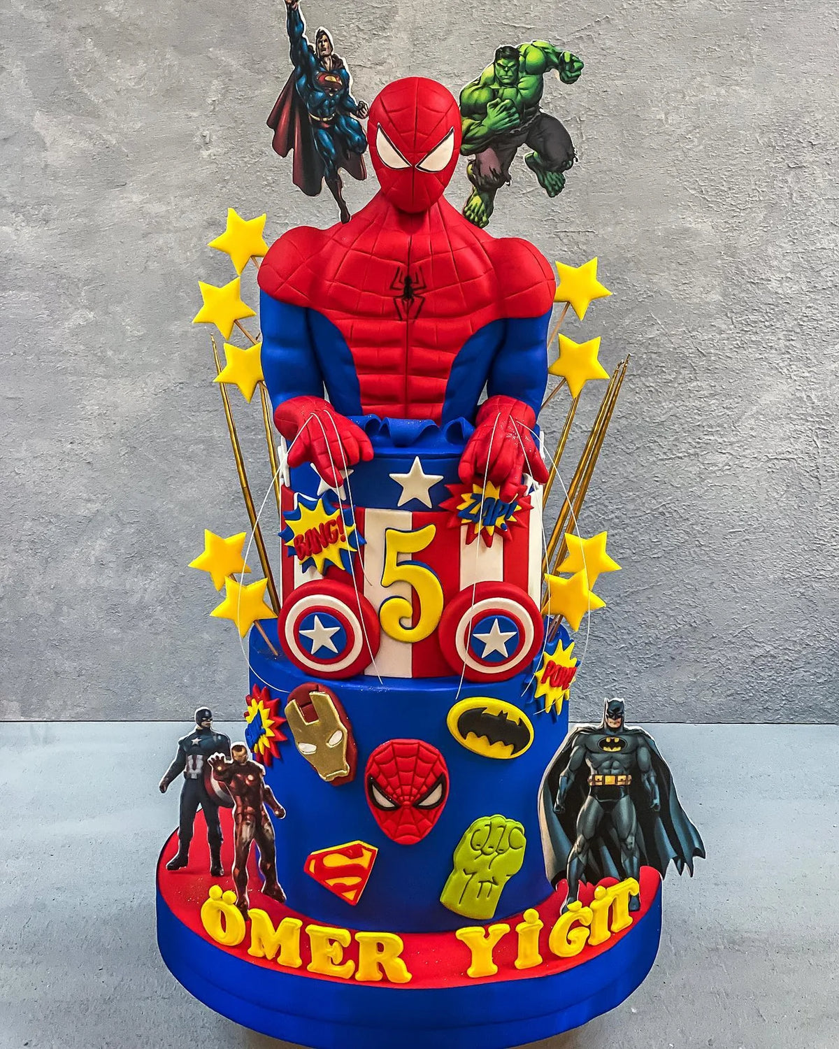 Spider-Man Figürlü Mavi Kırmızı 5 Yaş Pastası