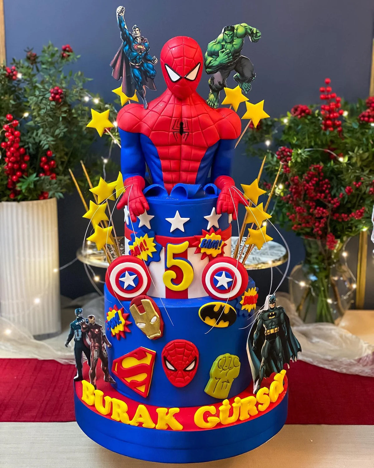 Spider-Man ve Avengers İki Katlı 5 Yaş Pastası