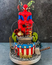 Spider-Man ve Hulk Temalı Üç Katlı Pasta