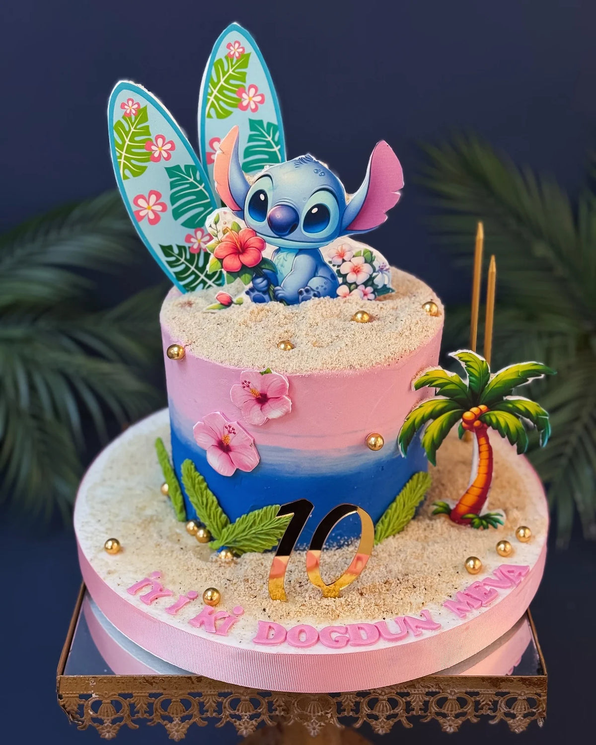 Stitch ve Sörf Tahtalı Tropikal Pasta