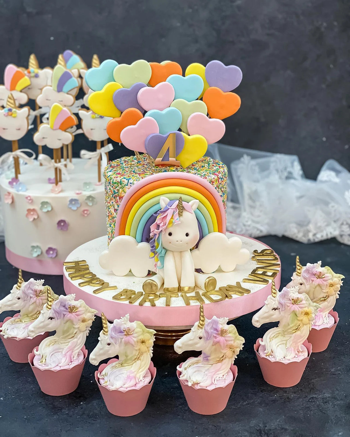 Unicorn Gökkuşağı Pasta ve Cupcake Seti