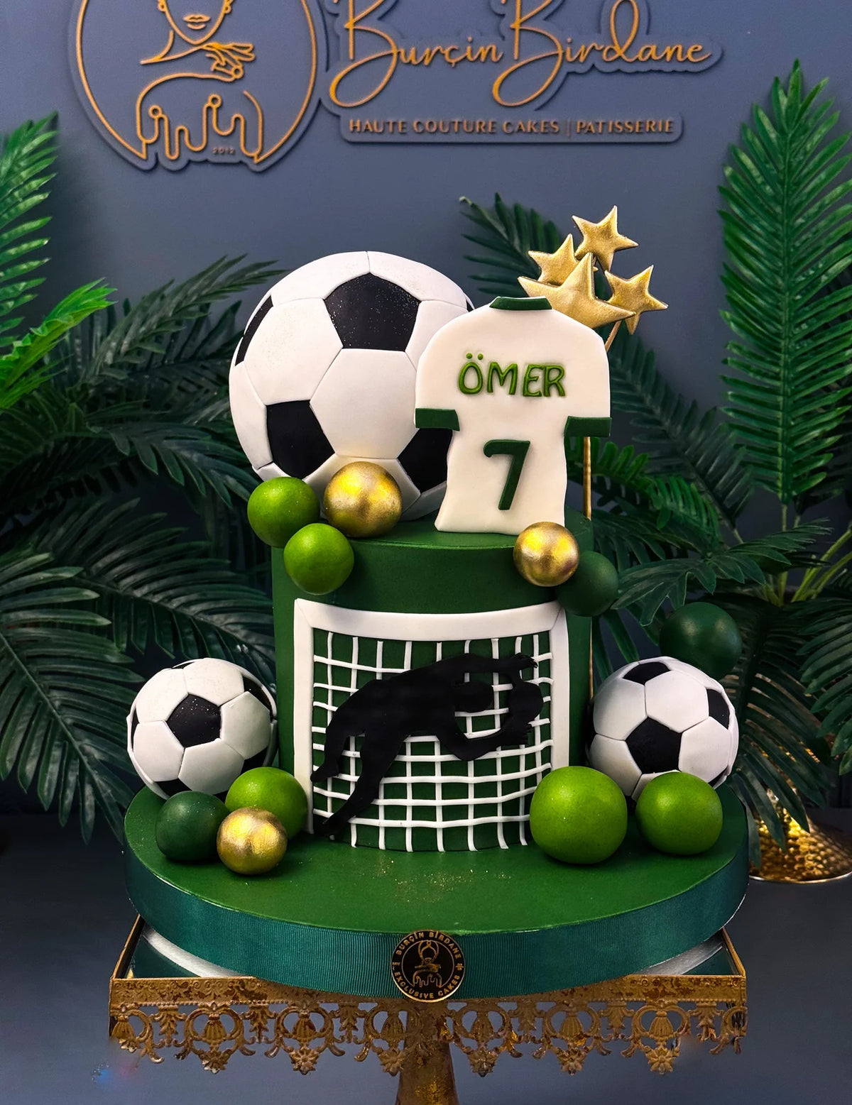 Yeşil Saha ve Futbol Toplu 7 Yaş Pastası