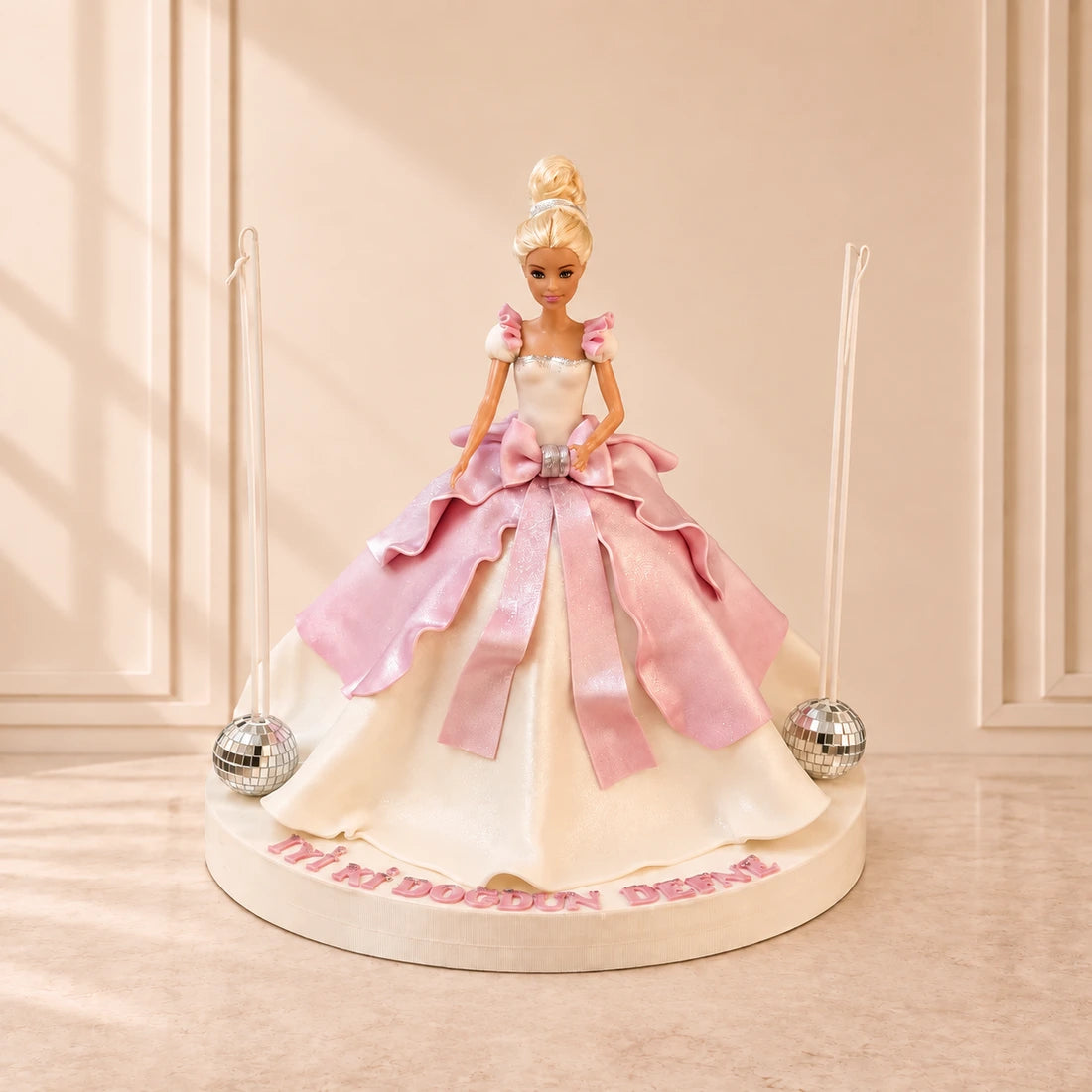 Barbie Bebek Etek Pasta