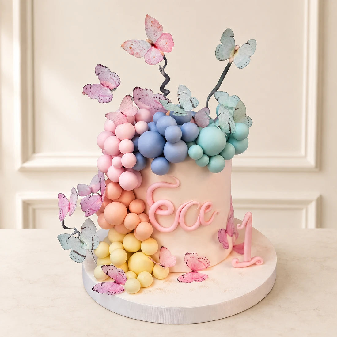 Pastel Toplar ve Kelebekler Pasta