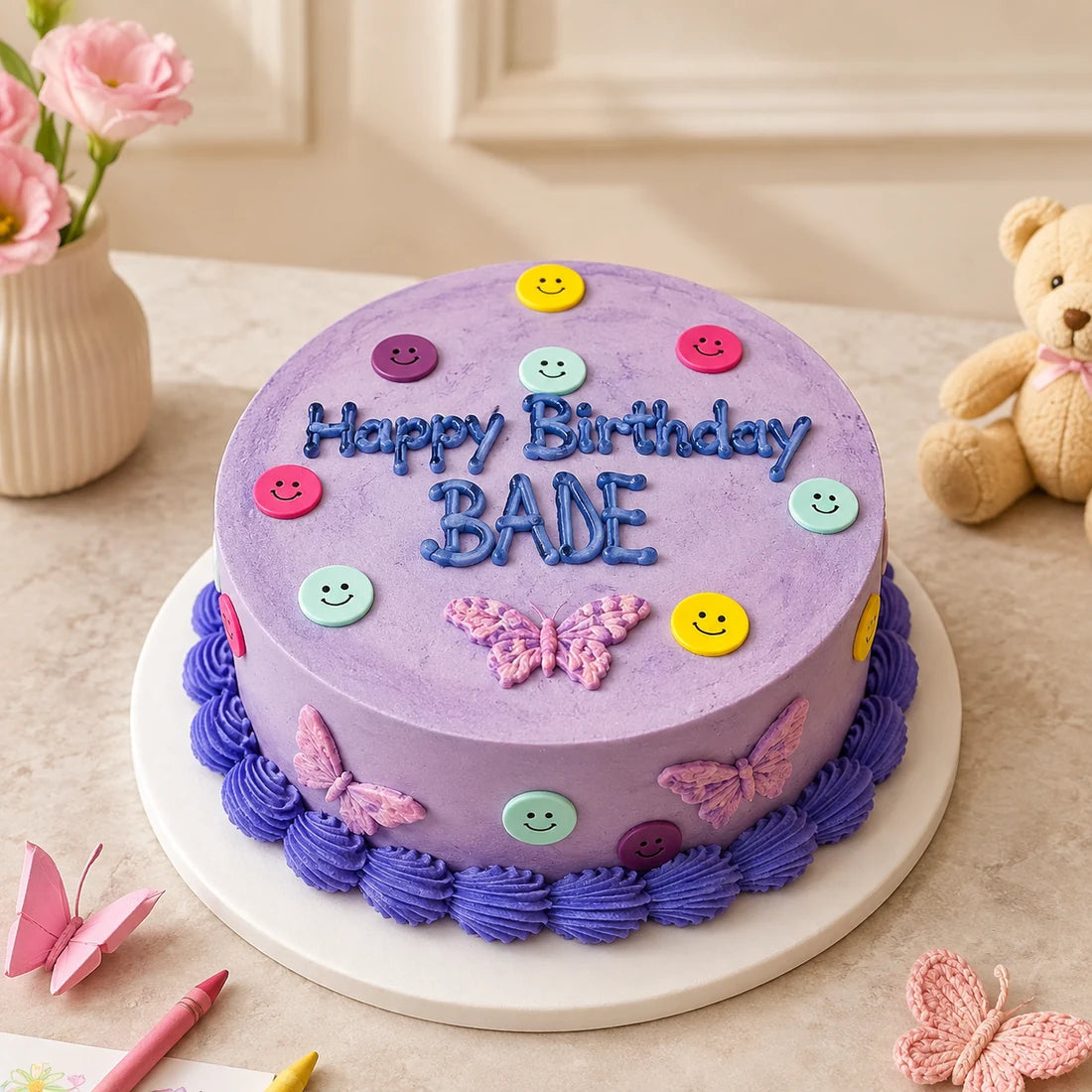 Mor Smiley ve Kelebekli Happy Birthday Mesajlı Pasta