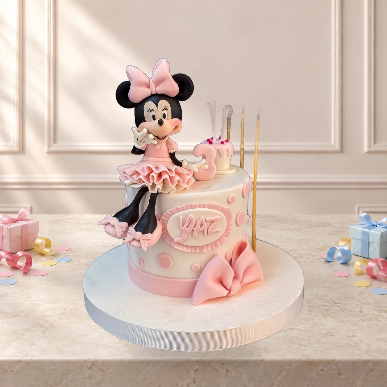 Minnie Mouse Pembe Figürlü Pasta